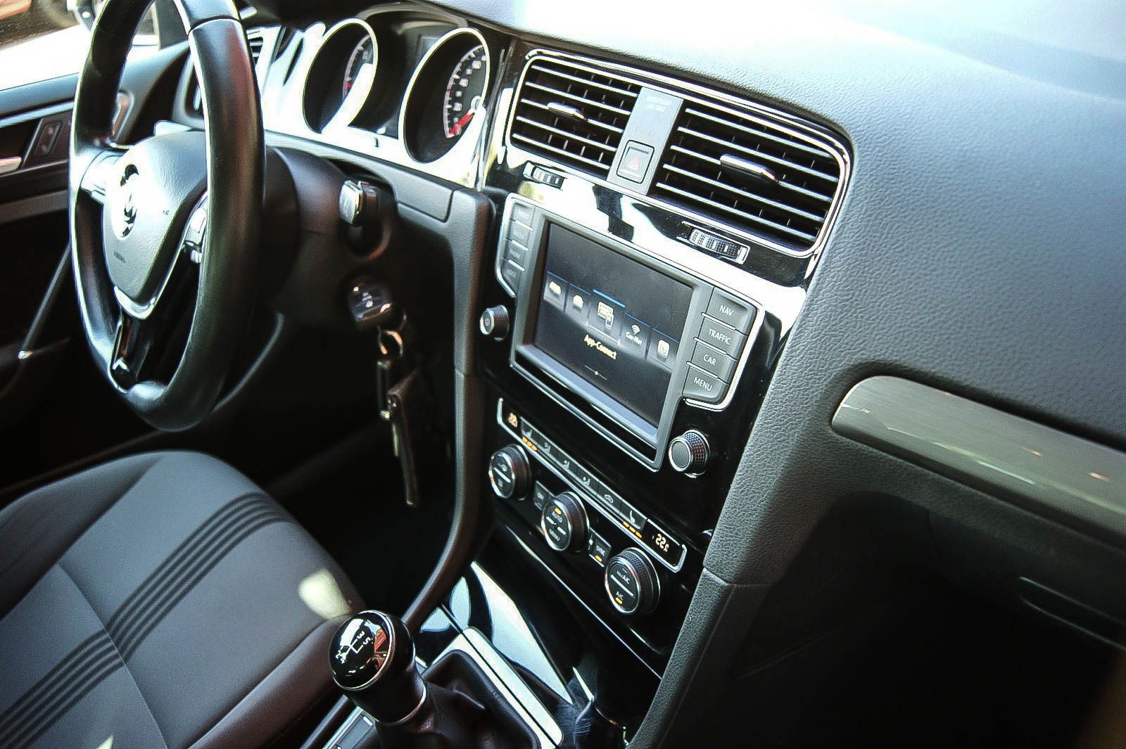 Fahrzeugabbildung Volkswagen Golf VII Allstar 16TDI NAVIGATION SIHZG TEMPOMAT