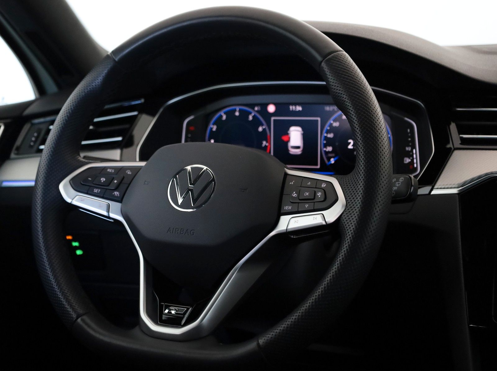 Fahrzeugabbildung Volkswagen Passat Variant R Line Leder,Navi,LED,ACC,CarPlay