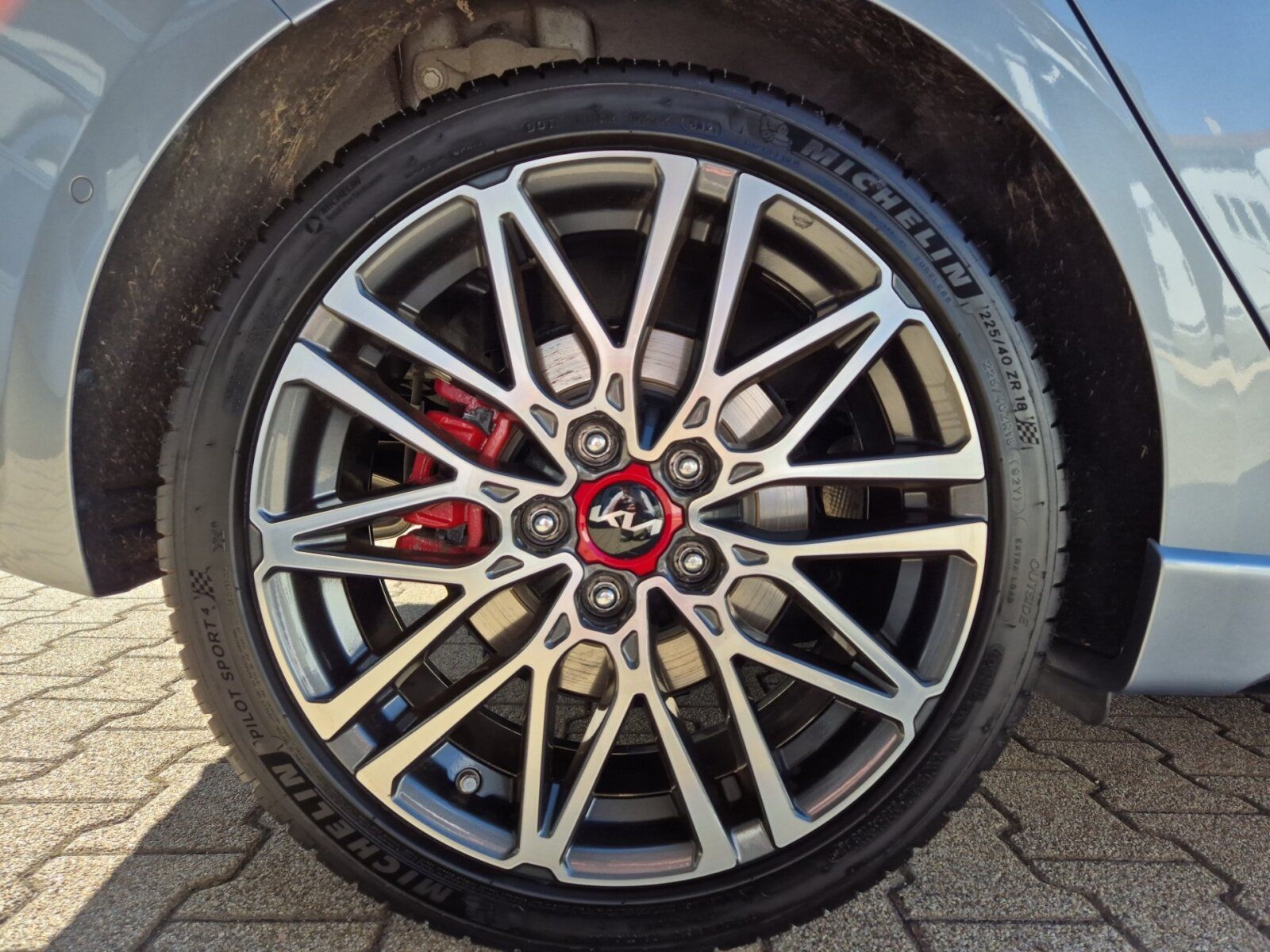 Fahrzeugabbildung Kia Ceed 1.6T-GDI GT KOMFORT-PAKET GLASDACH