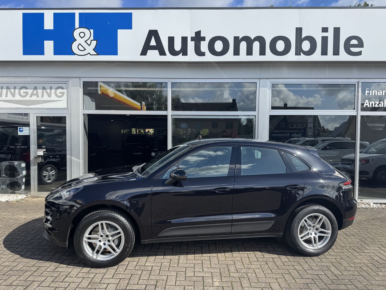 PORSCHE Macan