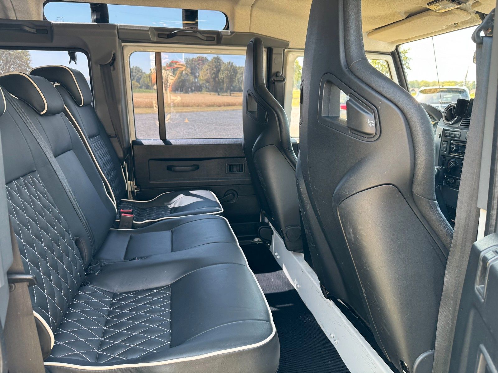 Fahrzeugabbildung Land Rover Defender 110 E Station Wagon "VK nur an GEWERBE"