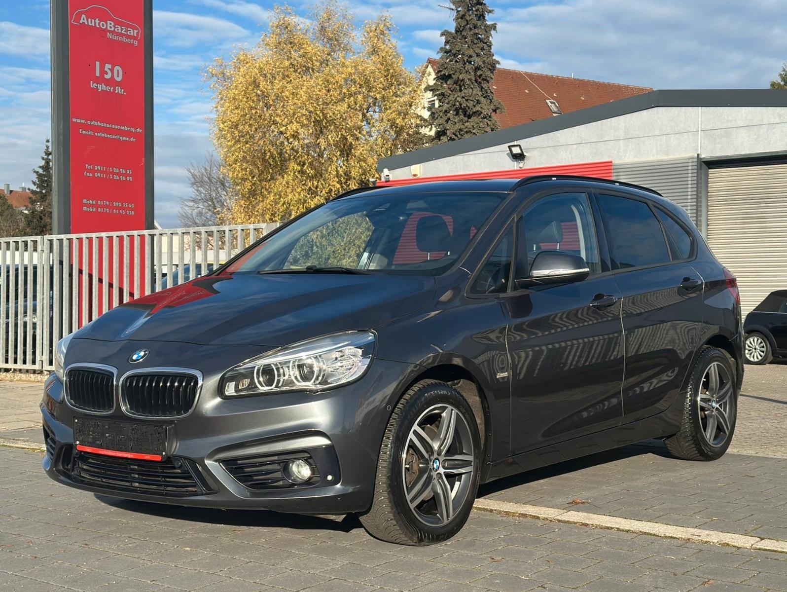 BMW 218d Active Tourer Sport Line / Scheckheft / AHK
