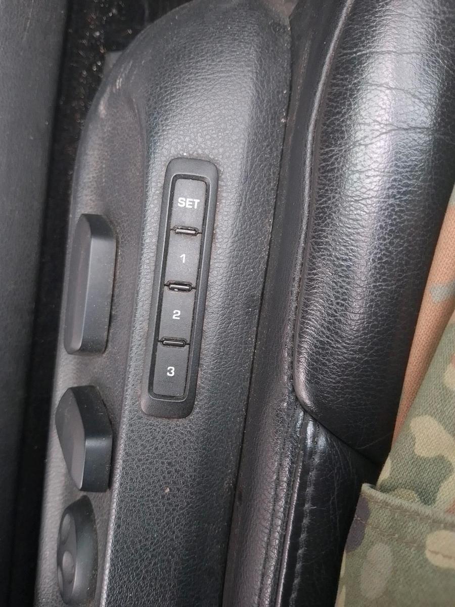 Volkswagen Passat 2010 — photo 11