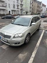 Toyota Avensis Combi Sol 2,2-l-D-CAT Sol - Toyota Avensis Sol mit Diesel-Antrieb