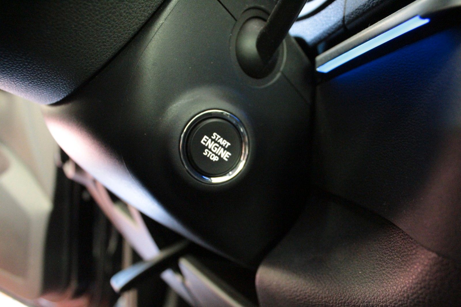 Fahrzeugabbildung SKODA Karoq 1.0 TSI AMBITION  AHK *Allwetter*
