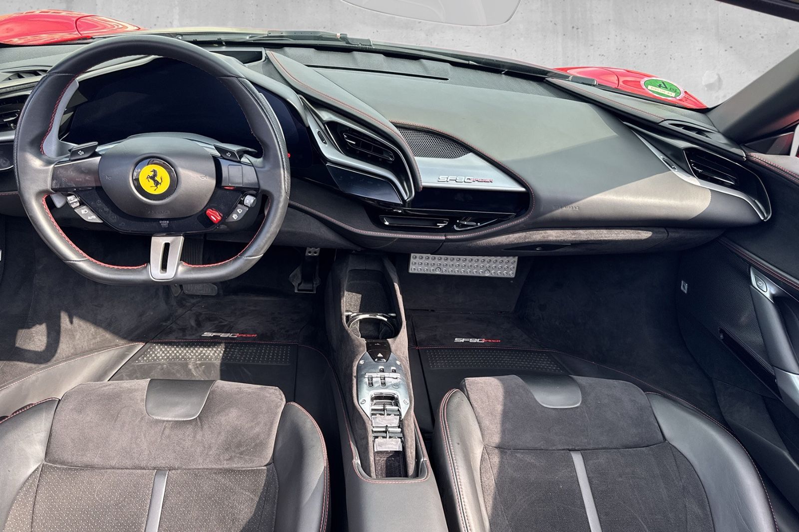 Fahrzeugabbildung Ferrari SF90 Spider*belüftete Sitze*Nackenhzg*Lift*JBL*