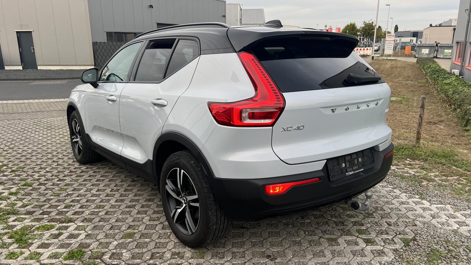 Volvo XC40 R Design AWD/ Pano/ AHK/ 360°/ BLIS/ HK