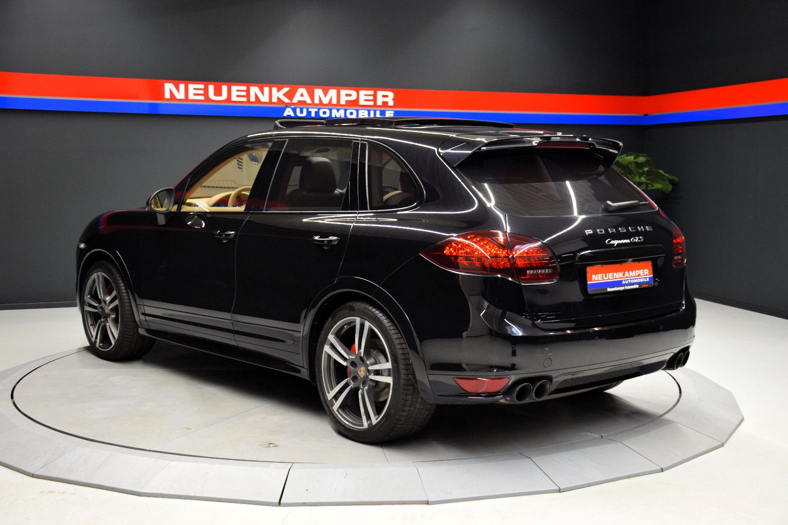 Fahrzeugabbildung Porsche Cayenne GTS PDLS+ Chrono BOSE Pano *Luft Kamera