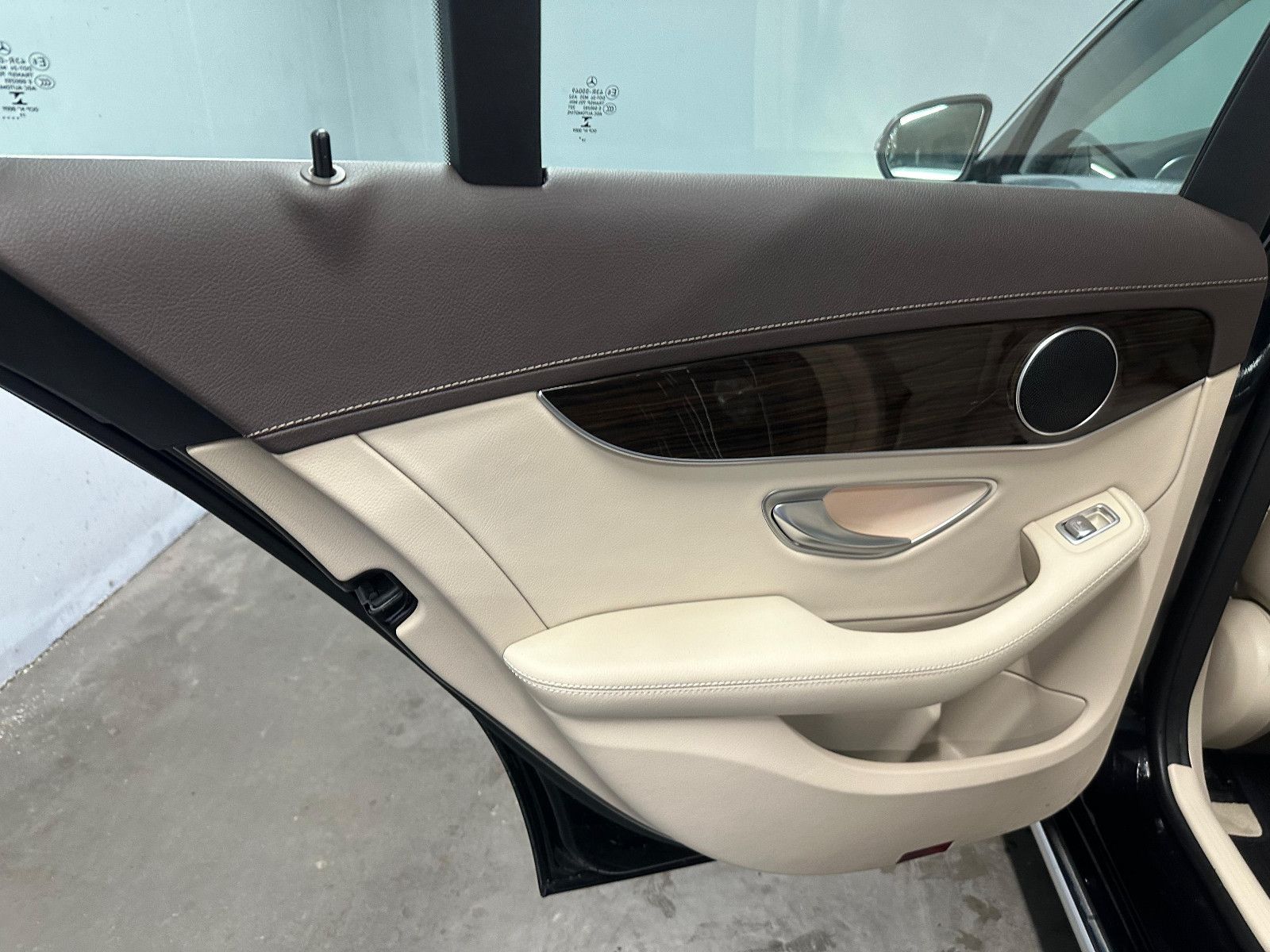 Fahrzeugabbildung Mercedes-Benz C 200 d T AVANTGARDE *PANO*DISTRO*MEMORY*COMAND*