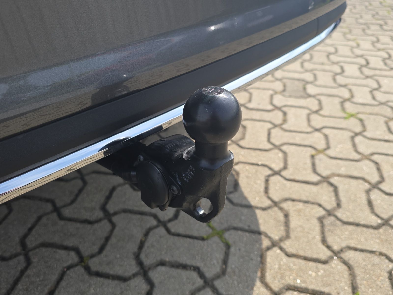 Fahrzeugabbildung SKODA Karoq Sportline 1.5 TSI DSG AHZ MATRIX NAVI ACC