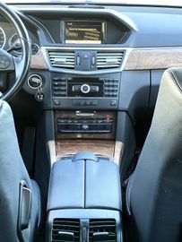 Mercedes E 220 - 12