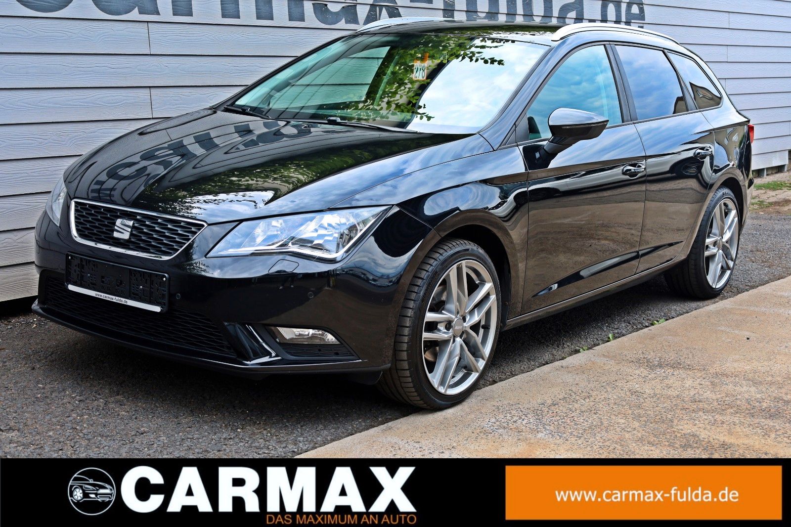 Fahrzeugabbildung SEAT Leon ST Style Navi,SH,PDC,AHK,8-fach bereift!