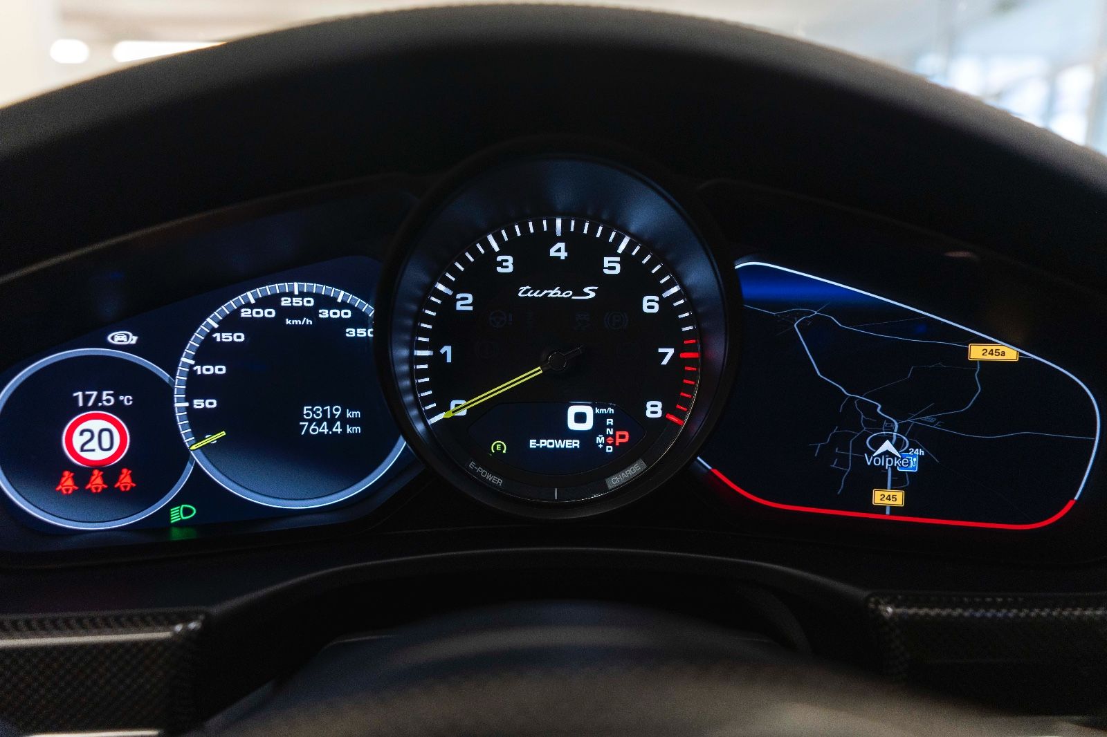 Fahrzeugabbildung Porsche Panamera Turbo S CHRONO LED PDLS PASM ACC PCCB