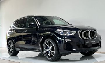 Fahrzeugabbildung BMW X5 xD30d M Sport Laser HUD Kamera Panorama H/K