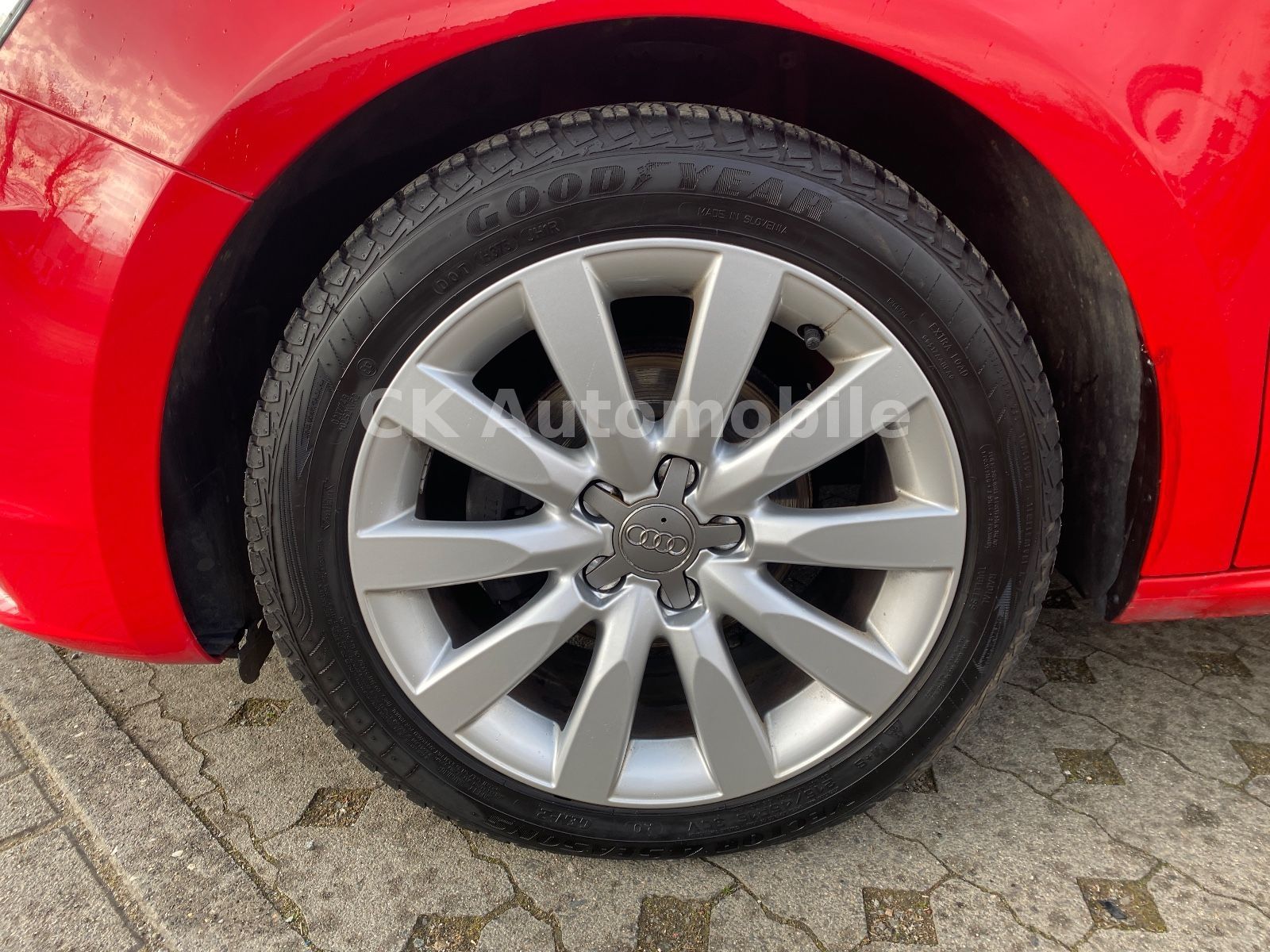 Fahrzeugabbildung Audi A1 Attraction 1.6 TDI DSG/Klima/Bi-Xenon/SHZ/PDC