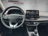 Hyundai i30 1.5 48V Hybrid Intro *LED/Navi/Kamera/SHZ* - Hyundai i30 Intro mit Benzin-Antrieb