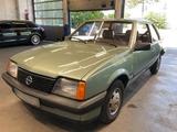 Opel Ascona C Luxus 3 Türen / Automatik - Opel Ascona mit Benzin-Antrieb