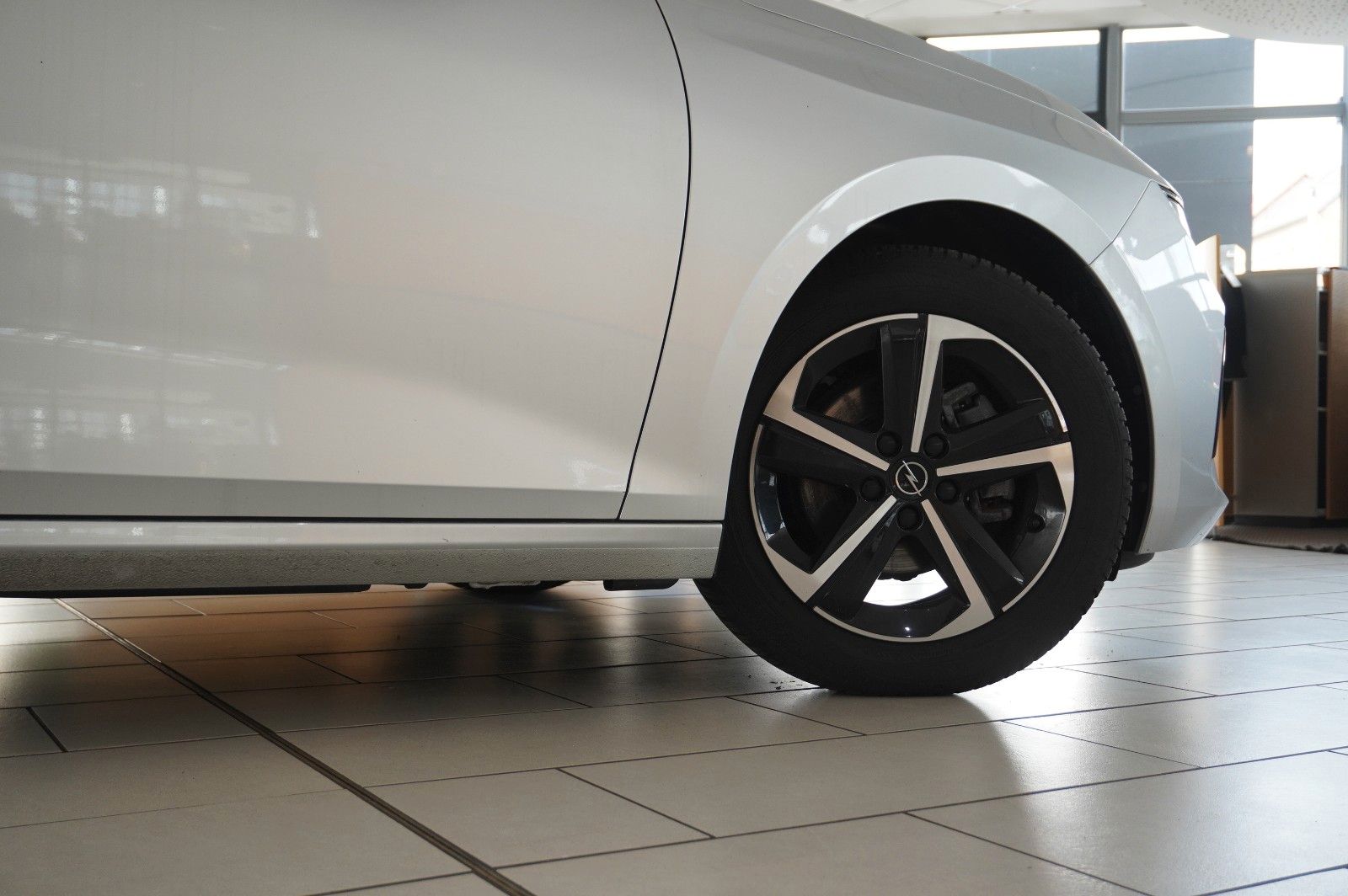 Fahrzeugabbildung Opel Astra L Lim. 1.2T GS LINE NAVI/LED/360°/PANO/DAB