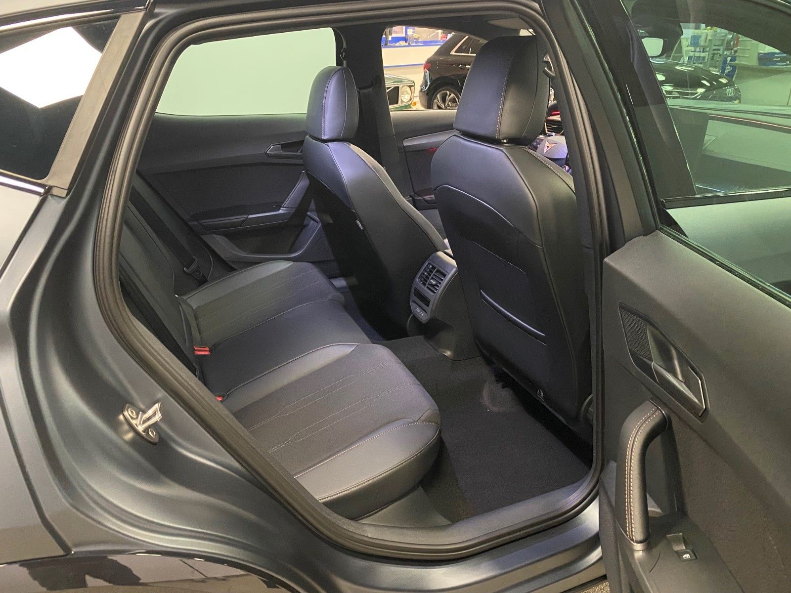 Fahrzeugabbildung CUPRA Formentor 1.5 eTSI MHEV DSG+MATRIX+NAVI+360°KAME