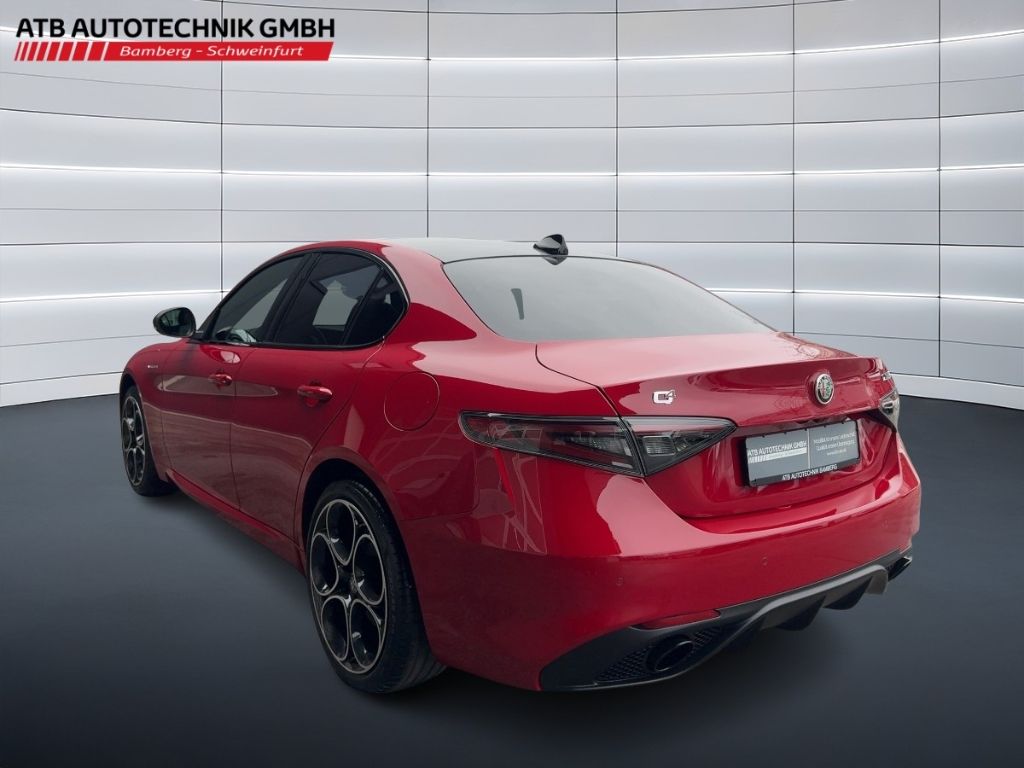 Fahrzeugabbildung Alfa Romeo Giulia Veloce Q4, Leder, Schiebedach, PDC, Rückf
