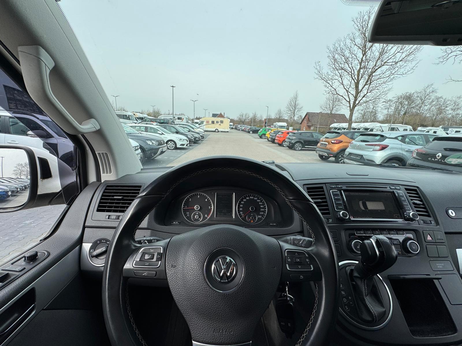 Volkswagen T5 Multivan Edition 25 2.0 TDI 179 ch BVA / 7 places / Alcantara / Toit panoramique / Chauffage auxiliaire