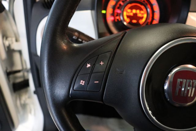 Fahrzeugabbildung Fiat 500 Lounge 1.2 8V|PANORAMA|KLIMA|SERVO|BLUE&ME