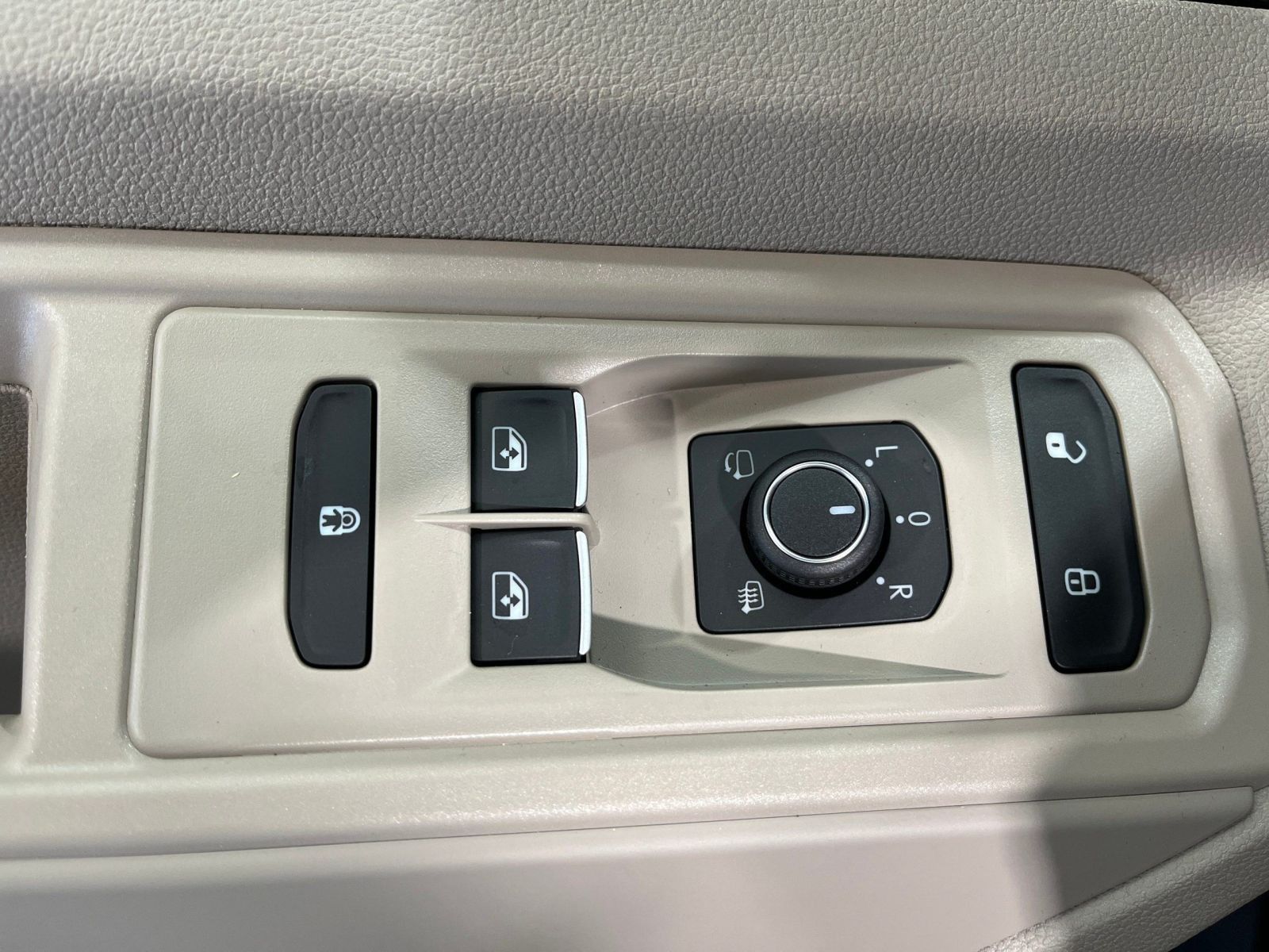 Volkswagen T7 Multivan - Bild 12