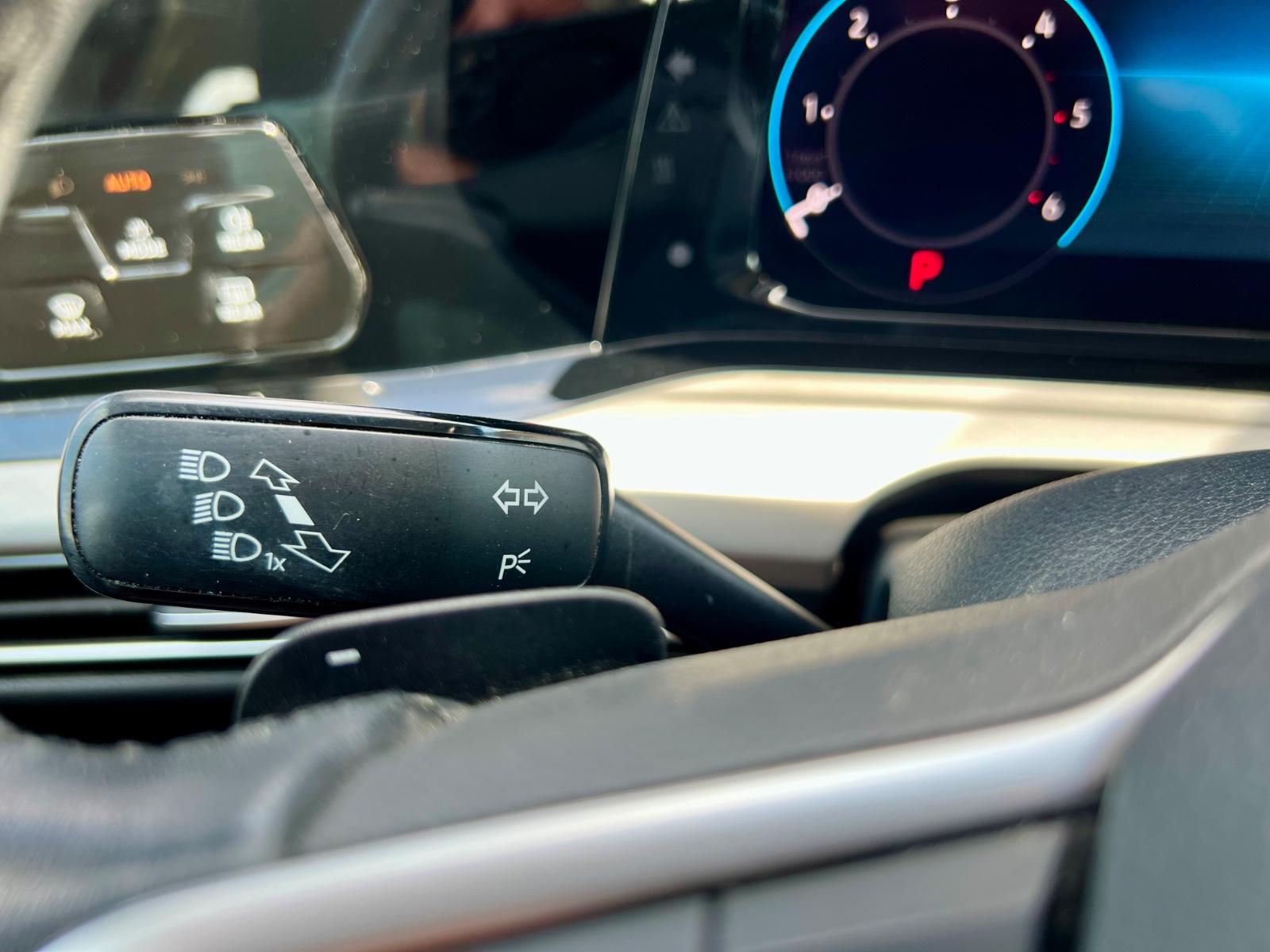 Volkswagen Golf VIII Variant Life AAC SHZ CARPLAY LED, миниатюра 13
