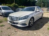 Mercedes-Benz E 400 - Hybrid Totw. 360-Kamera Navi Sitzheizung - gebrauchte Mercedes-Benz E 400 aus dem Jahr 2013