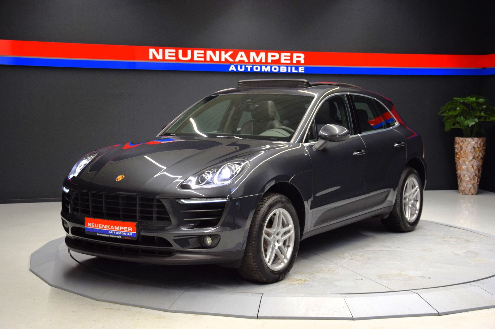 Fahrzeugabbildung Porsche Macan S Diesel 14-Wege Pano Bi-Xenon PASM Leder