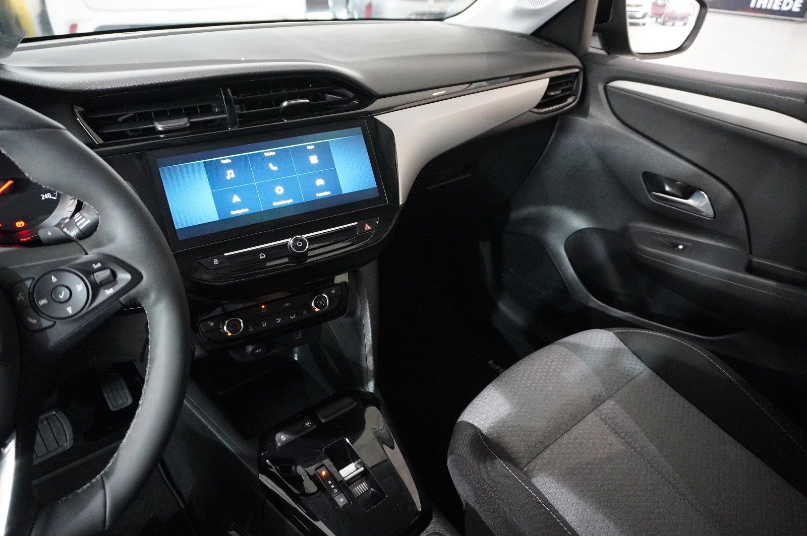 Fahrzeugabbildung Opel Corsa F 1.2T EDIT. 48V DCT NAVI/LED/SPORT/SH/DAB