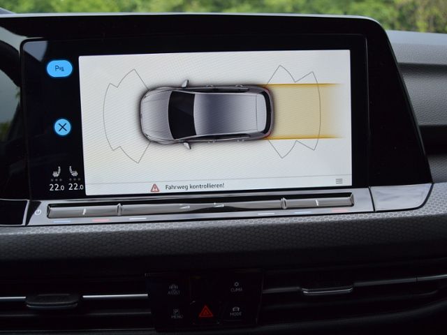 Golf VIII GTI 2.0 TSI DSG 18-ZOLL+SFW/LED/NAVI+V