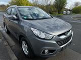 Hyundai ix35 2.0 Premium 4WD Automatik - Hyundai ix35 in Köln