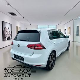 Volkswagen Golf - 4
