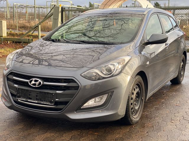 Hyundai i30 blue 1.6 CRDi 81kW Trend