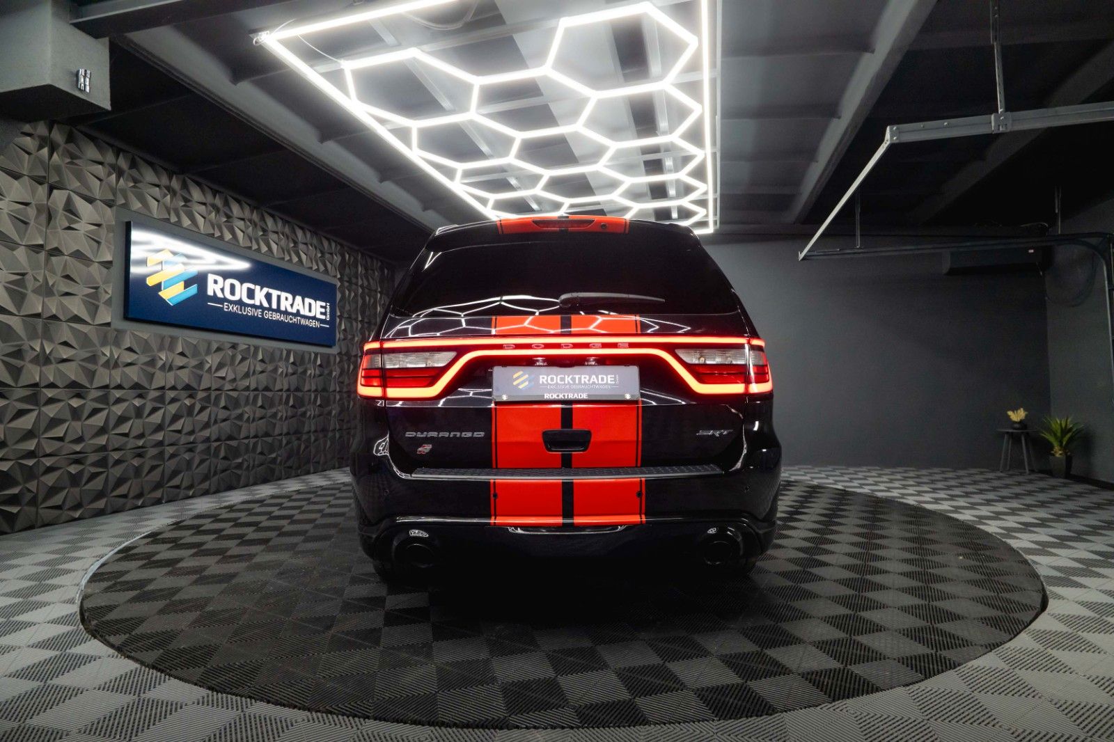 Fahrzeugabbildung Dodge Durango 6.4 V8 SRT Performance 4x4 Night-Paket