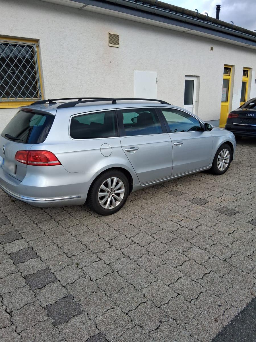 Volkswagen Passat 2013 — engine 105 HP (77kW)