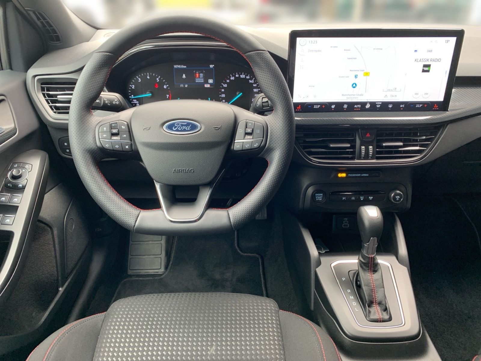 Fahrzeugabbildung Ford Focus 1.0 AT EcoBoost Mild-Hybrid ST-Line S/S Na