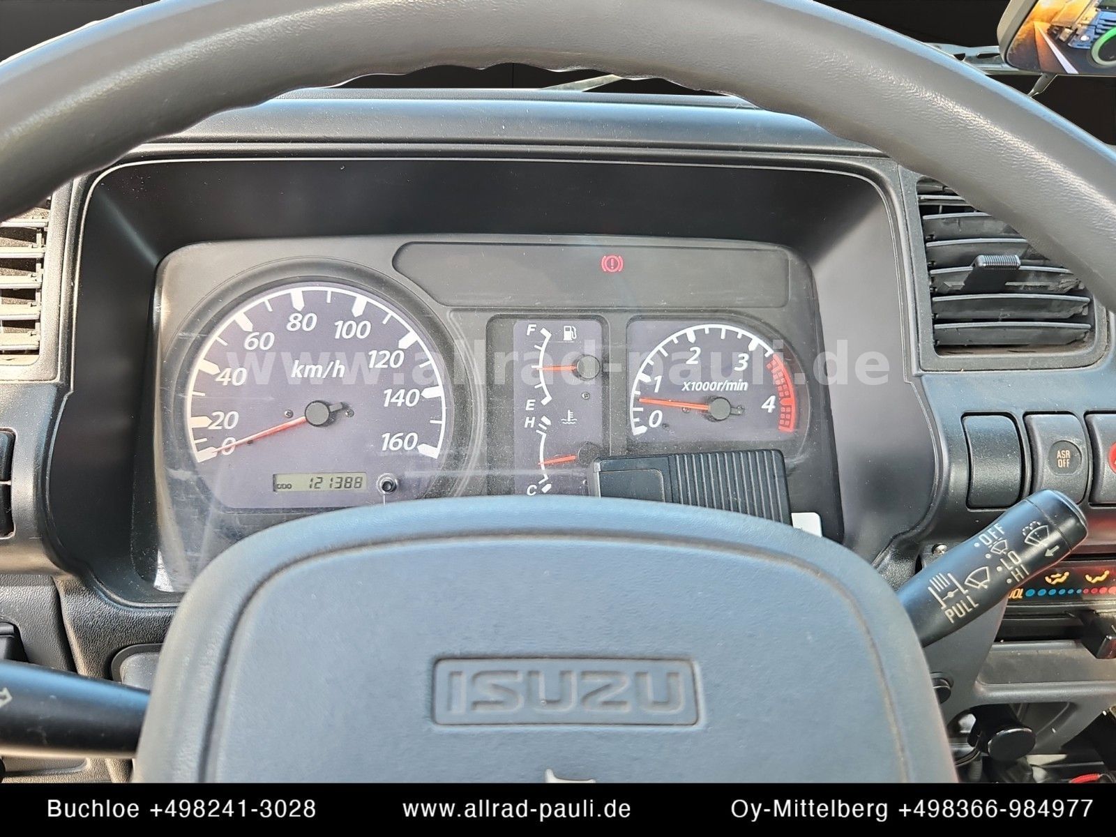 Isuzu N-Serie NPR85P - Schlepper | Schiebeplateau
