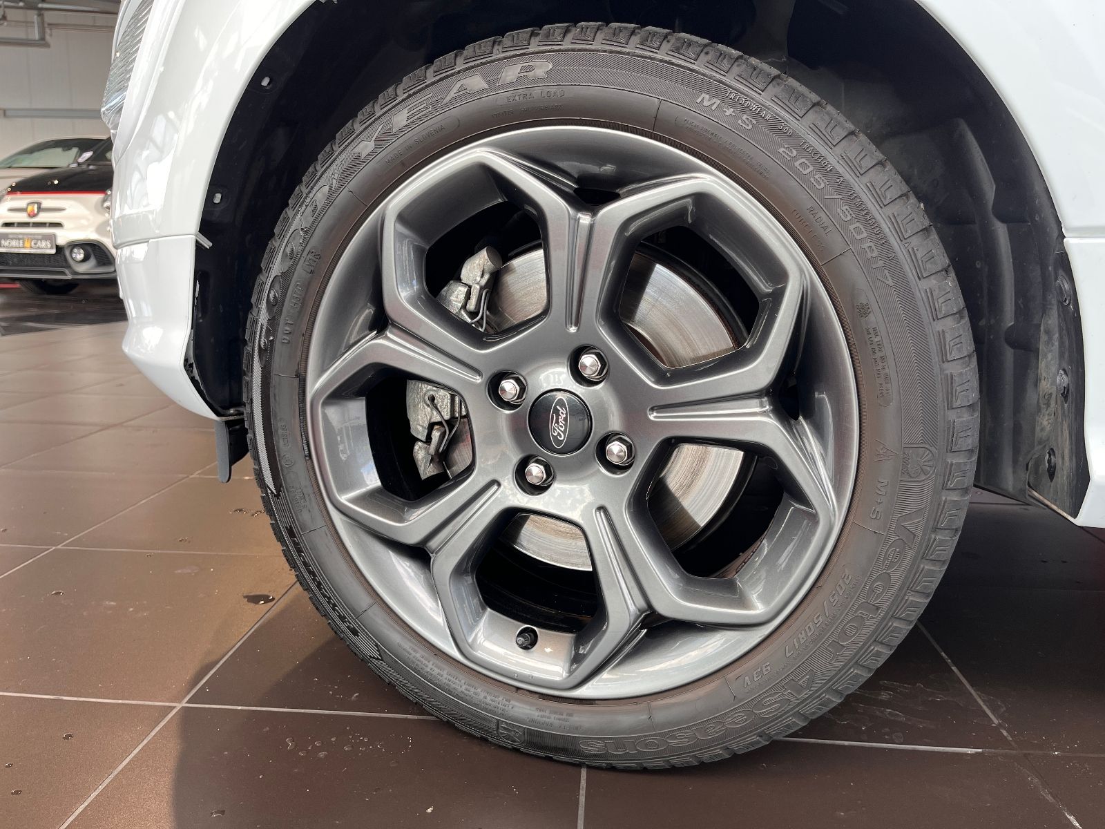 Fahrzeugabbildung Ford EcoSport ST-Line AHK B&O NAVI ALU