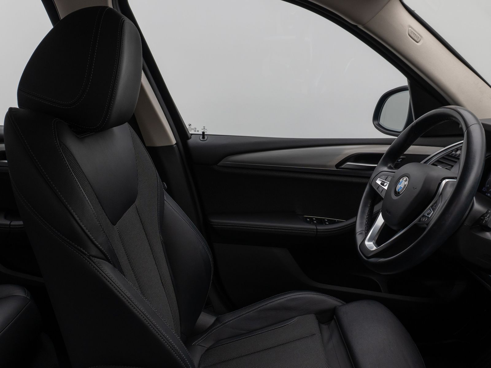 Fahrzeugabbildung BMW X3 xD20d DAB Fernlichtassist PDC Alarm LED Sport