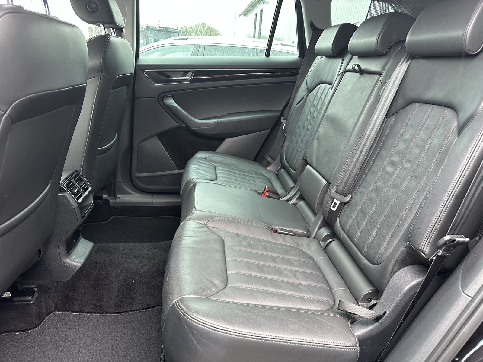 Fahrzeugabbildung SKODA Kodiaq 2.0 TDI DSG L&K NAV+LED+360°+VCOCK+CANTON