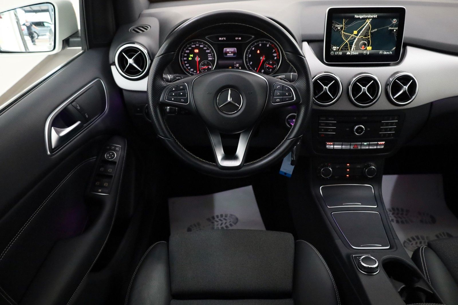 Fahrzeugabbildung Mercedes-Benz B 180 Urban T.Leder,Navi,SH,PDC,Allwetterreifen
