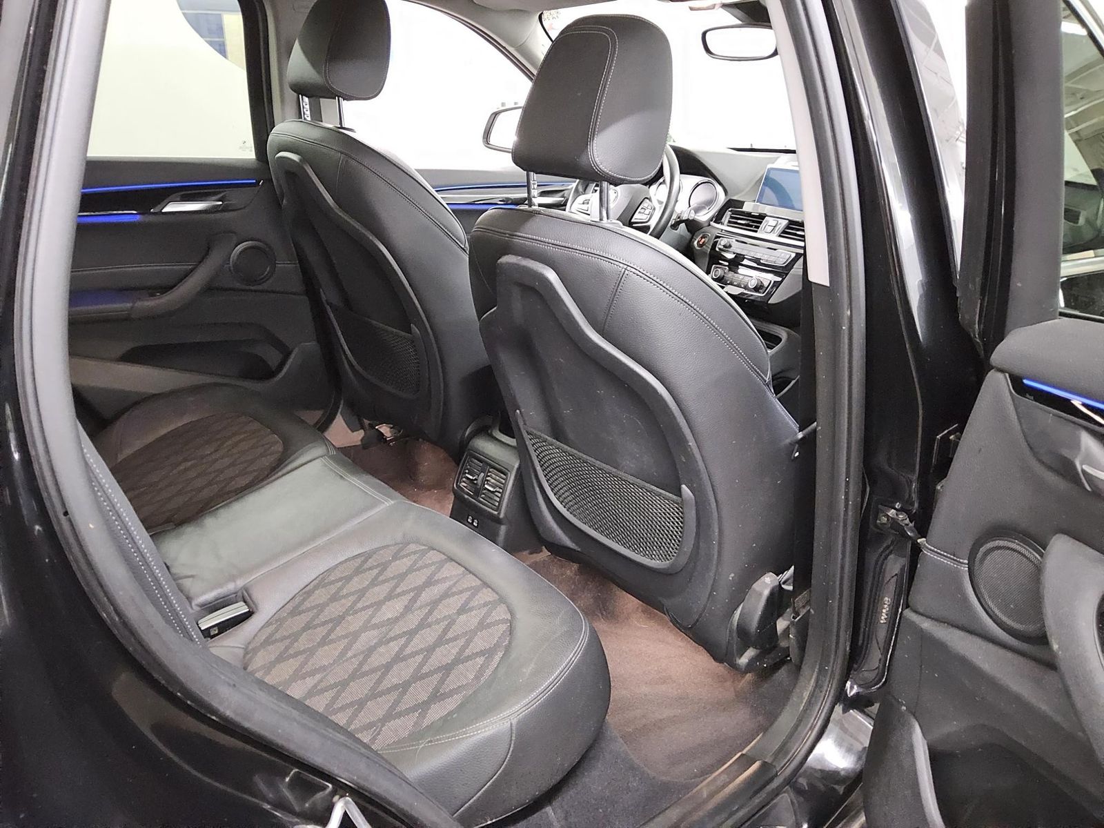 BMW X1 sDrive18d X-Line Navi LED T-Leder HiFi RFK foto 13