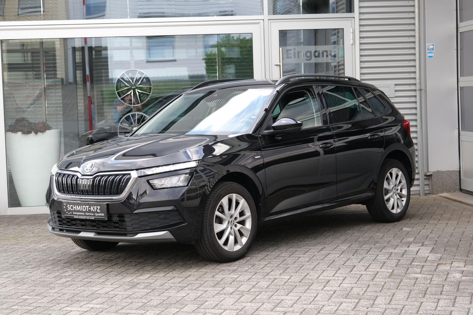 Skoda Kamiq 1.0 TSI Clever LED App-Navi PDC Climat...