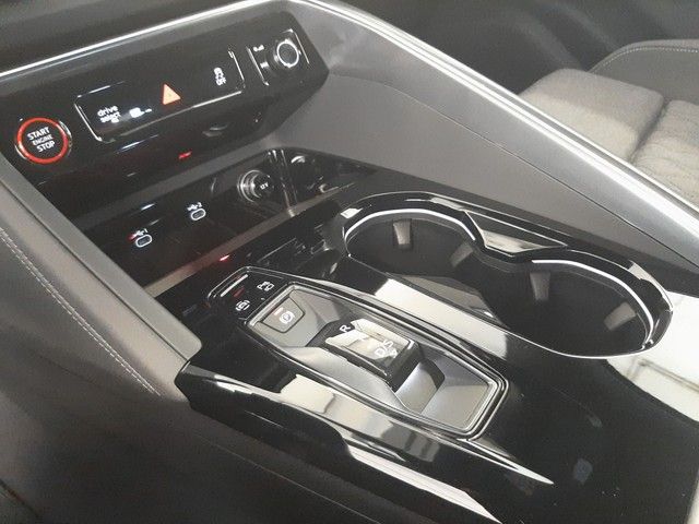 Fahrzeugabbildung Audi Q5 Sportback S line TDI quattro Tech+ AHK 20"