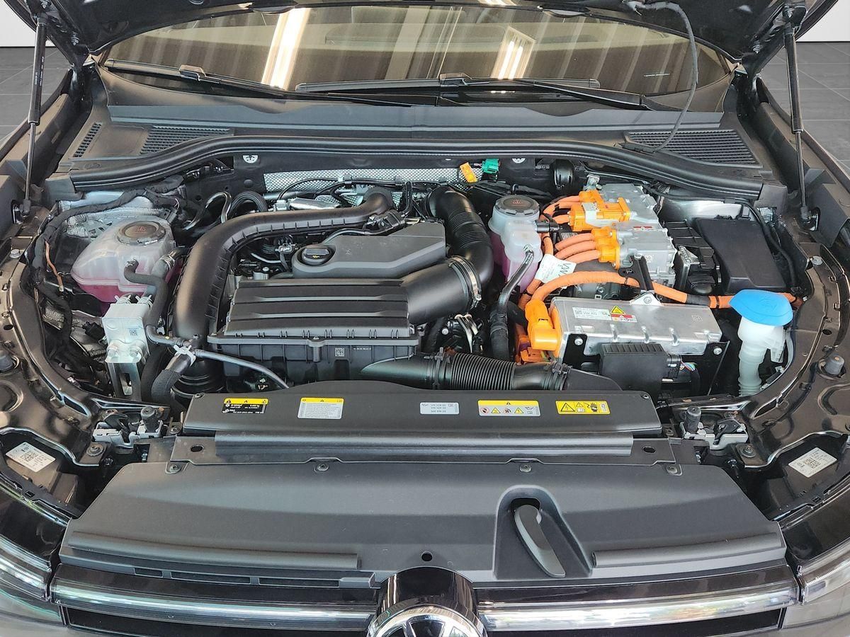 Fahrzeugabbildung Volkswagen Passat Variant Elegance 1.5 TSI 150 kW eHybrid