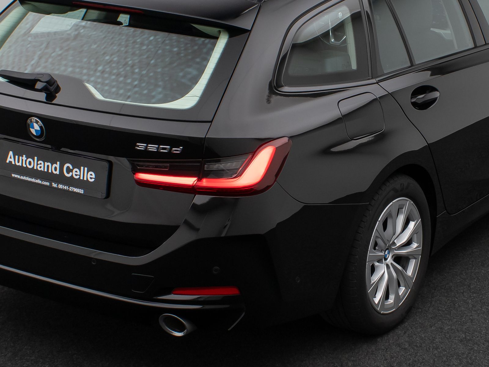 Fahrzeugabbildung BMW 320d Kamera DAB HUD Lenkradheizung Alarm Sport