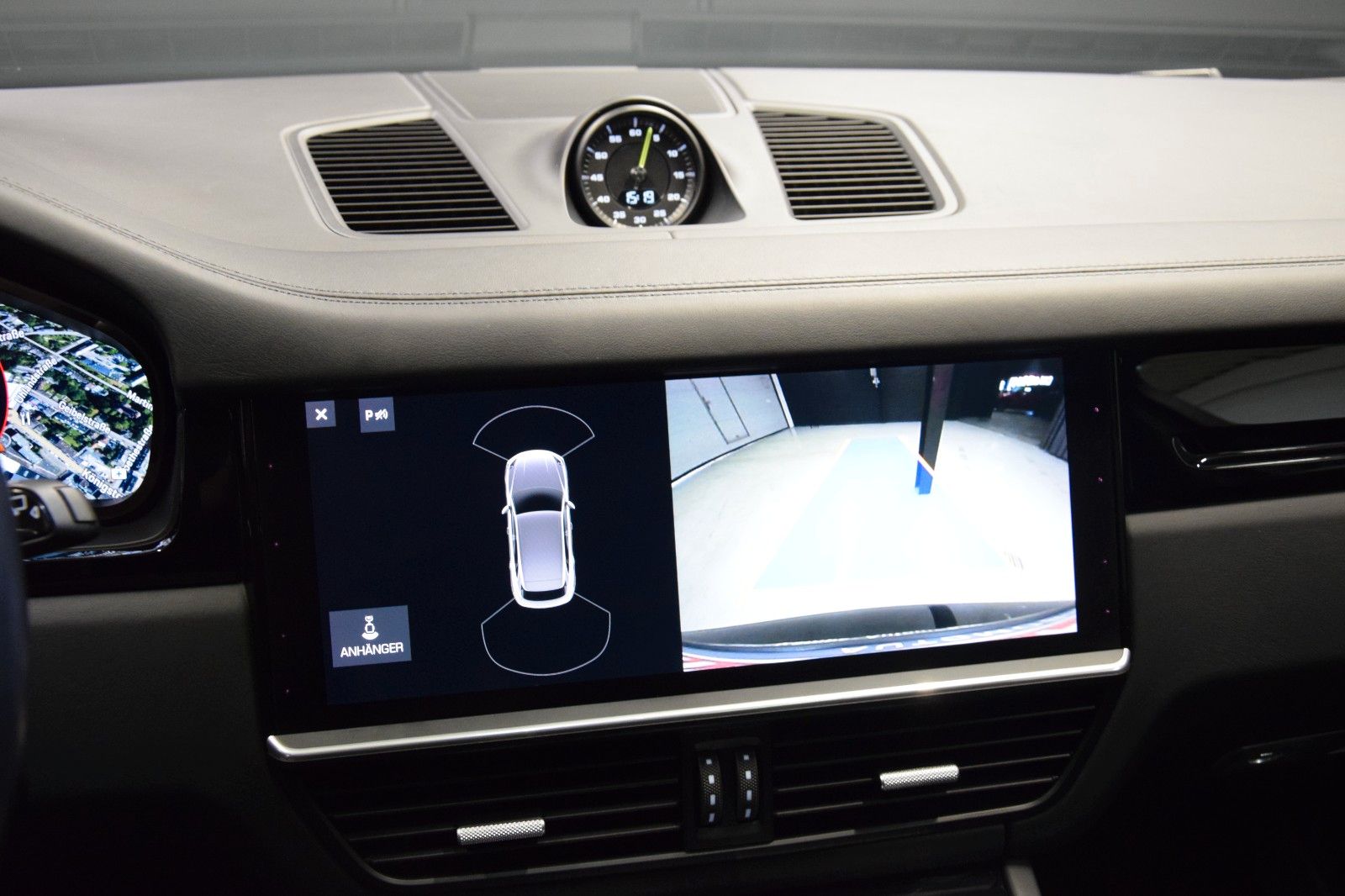 Fahrzeugabbildung Porsche Cayenne E-Hybrid Pano. ACC Matrix. Bose Approv.