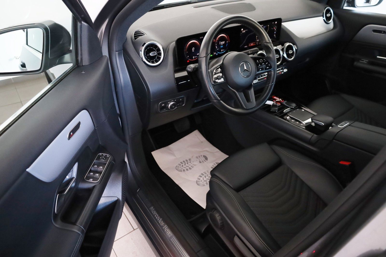 Fahrzeugabbildung Mercedes-Benz GLA 250 e, Style,T.Leder,Navi,LED,SH,Kamera,ACC